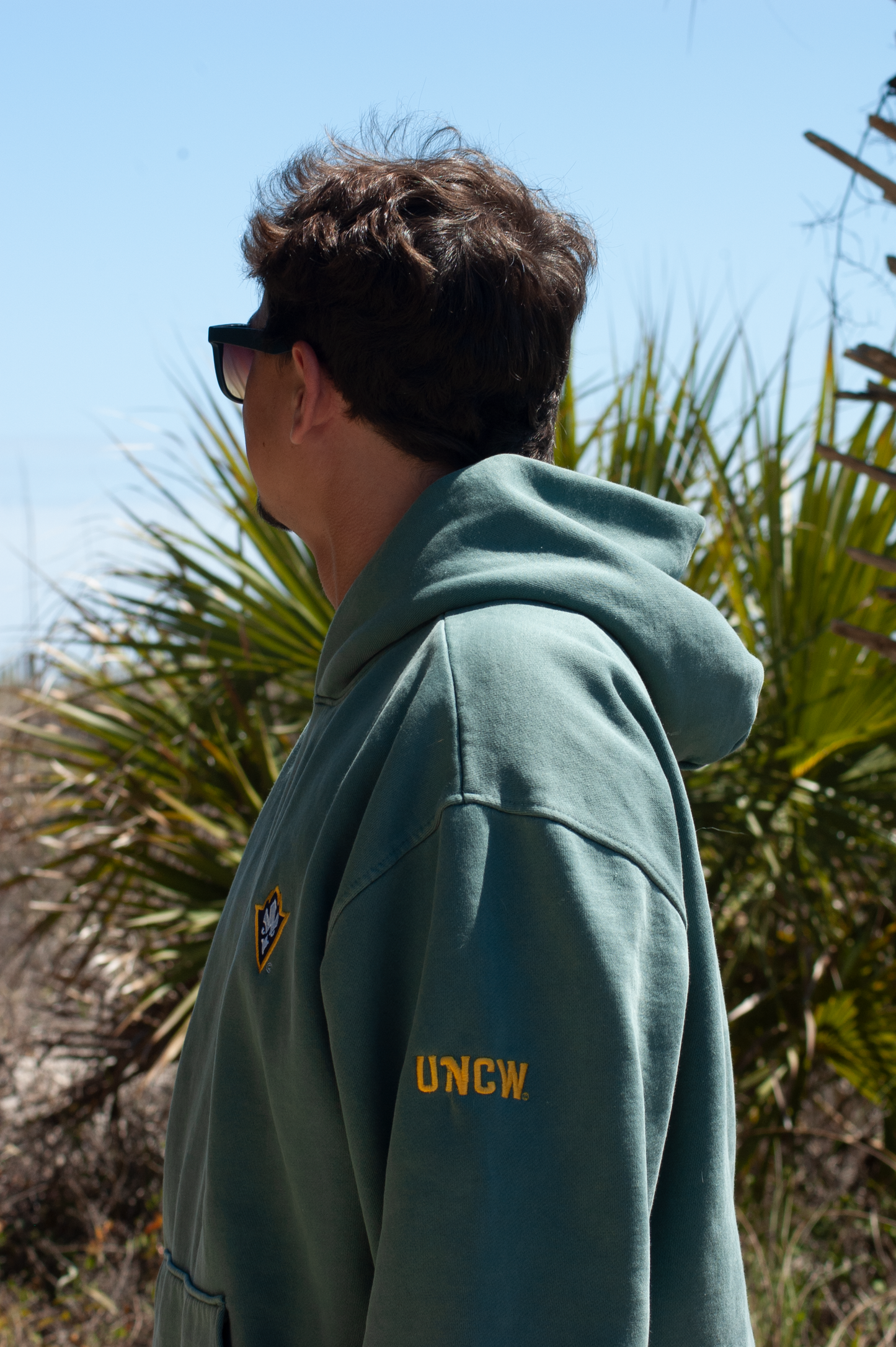 UNCW Seahawk Badge Cropped Oversized Hoodie